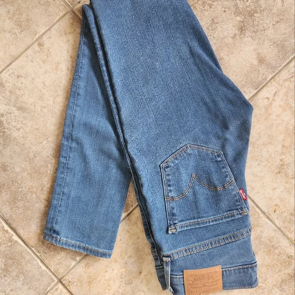 Levis skinny jeans - Picture 2 of 5